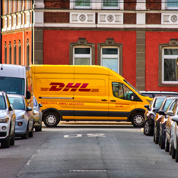 Versand: DHL Lieferdienst